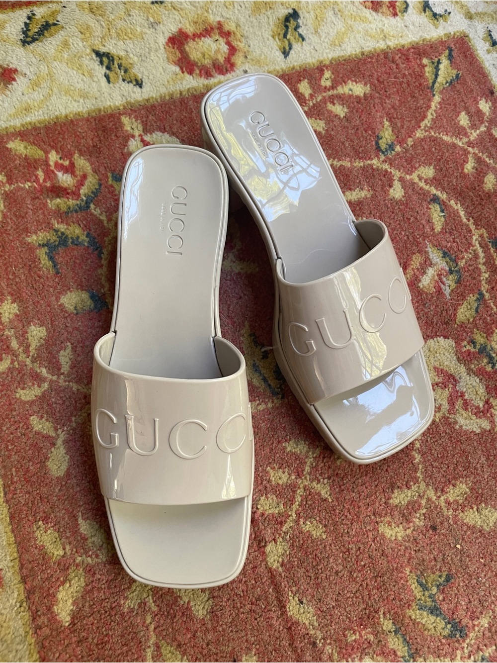 Gucci Women’s Nude Patent Slide Sandals